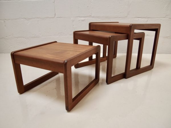 Set of teak nest of tables - Image 2