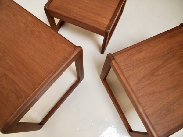 Set of teak nest of tables - Image 5