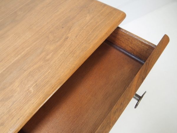light Oak three drawer chest on splayed legs - Image 6