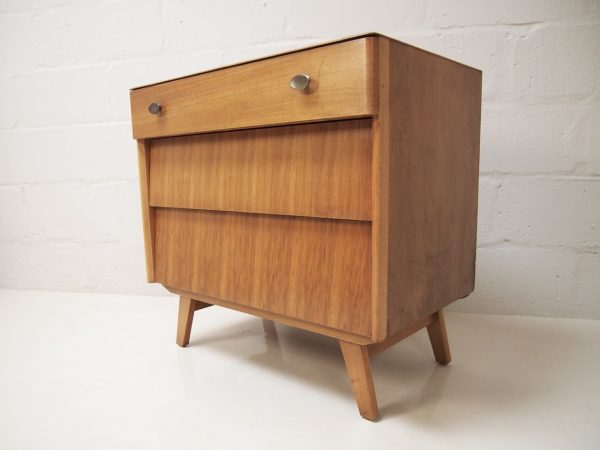light Oak three drawer chest on splayed legs - Image 3