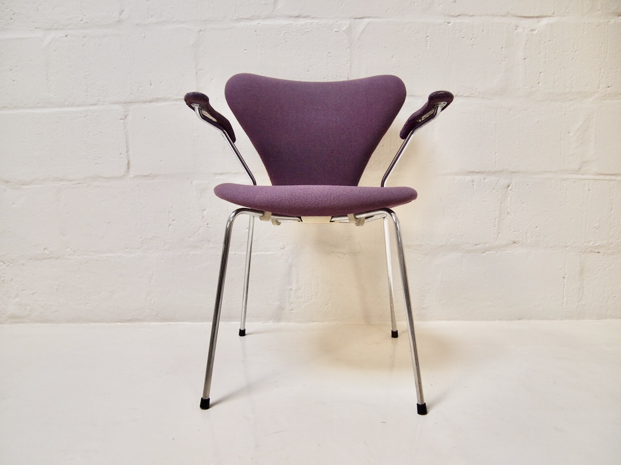 Arne Jacobsen series 7 chair model 3207 - Image 3