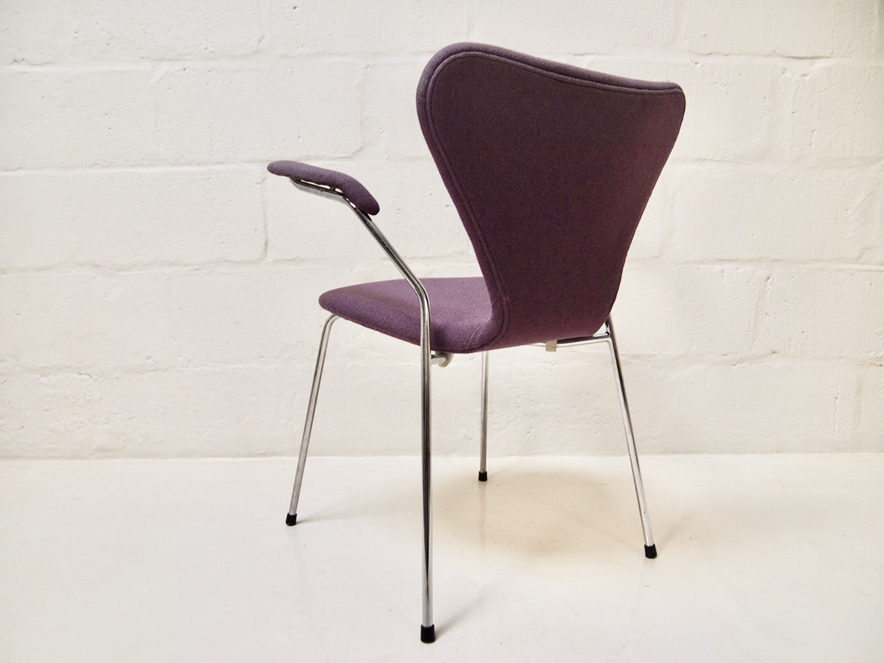 Arne Jacobsen series 7 chair model 3207 - Image 4
