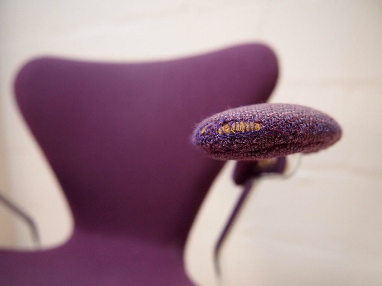 Arne Jacobsen series 7 chair model 3207 - Image 6